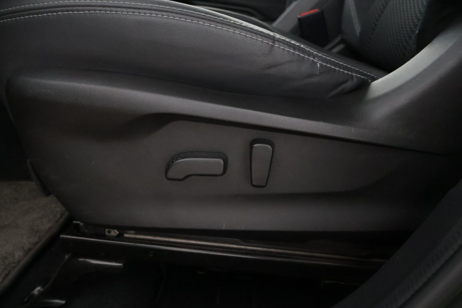 Subaru Forester 2020 2,0i e-Boxer Active CVT */ Peruutuskamera / Acc / Srvd / Apple Carplay / Suomi-auto / Lohko /* - Upea väri / Suomi-auto / Lohkolämmitin / Vetokoukku / Hyvin pidetty 