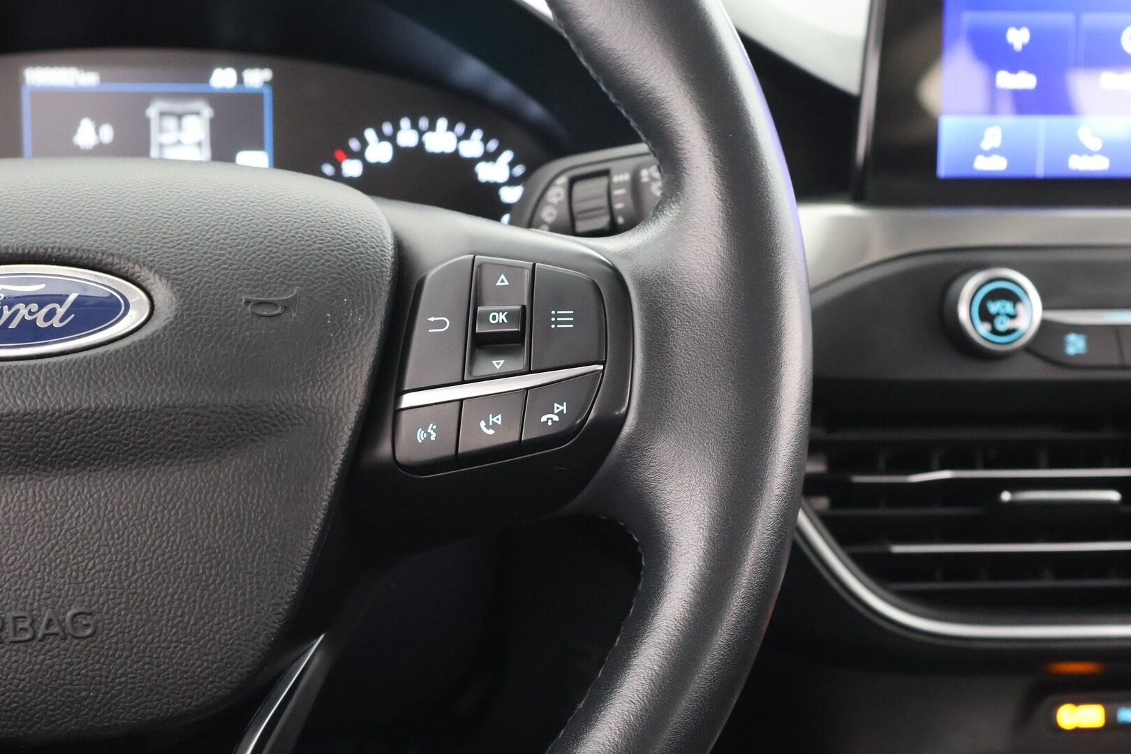 Ford Focus 2020 1,0 EcoBoost 125hv M6 Titanium Wagon - | Suomi-auto | Webasto | KeyLessGo | Vetokoukku | LED-ajovalot | 