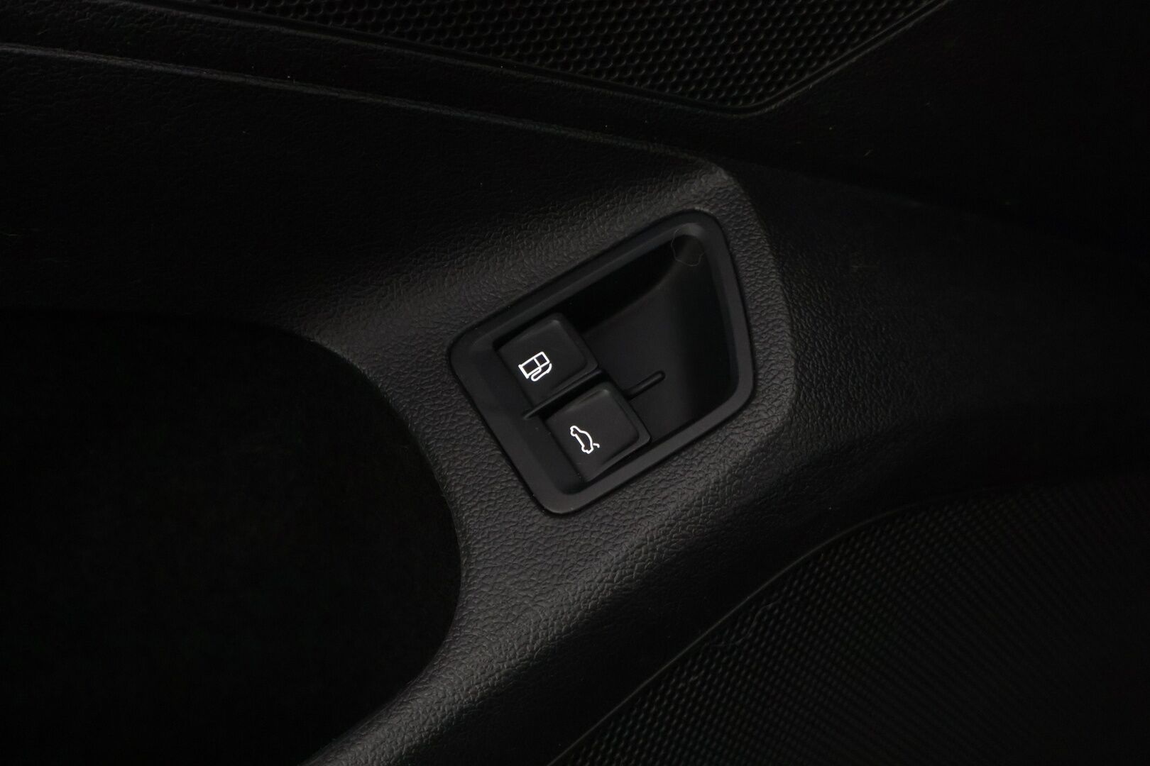 Volkswagen Passat 2016 Variant GTE Plug-In Hybrid 160 kW (218 hv) *ACC / Webasto / Ergocomfort Nahkapenkit / Vetokoukku / Peruutuskamera* - *Kattava huoltohistoria / Viim huolto 10/25 / 2x Latauskaapelit / 2x Renkaat & Aluvanteet* - HULLU BLACKWEEK KORKOTARJOUS 2,49%