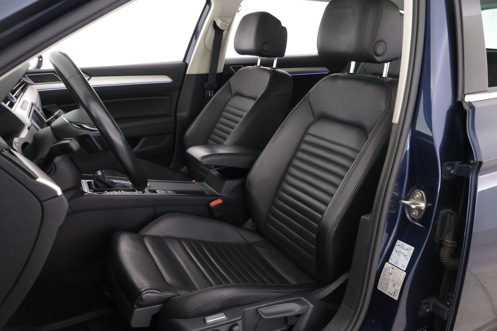 Volkswagen Passat 2016 Variant GTE Plug-In Hybrid 160 kW (218 hv) *ACC / Webasto / Ergocomfort Nahkapenkit / Vetokoukku / Peruutuskamera* - *Kattava huoltohistoria / Viim huolto 10/25 / 2x Latauskaapelit / 2x Renkaat & Aluvanteet* - HULLU BLACKWEEK KORKOTARJOUS 2,49%