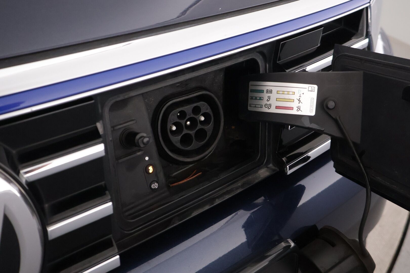 Volkswagen Passat 2016 Variant GTE Plug-In Hybrid 160 kW (218 hv) *ACC / Webasto / Ergocomfort Nahkapenkit / Vetokoukku / Peruutuskamera* - *Kattava huoltohistoria / Viim huolto 10/25 / 2x Latauskaapelit / 2x Renkaat & Aluvanteet* - HULLU BLACKWEEK KORKOTARJOUS 2,49%