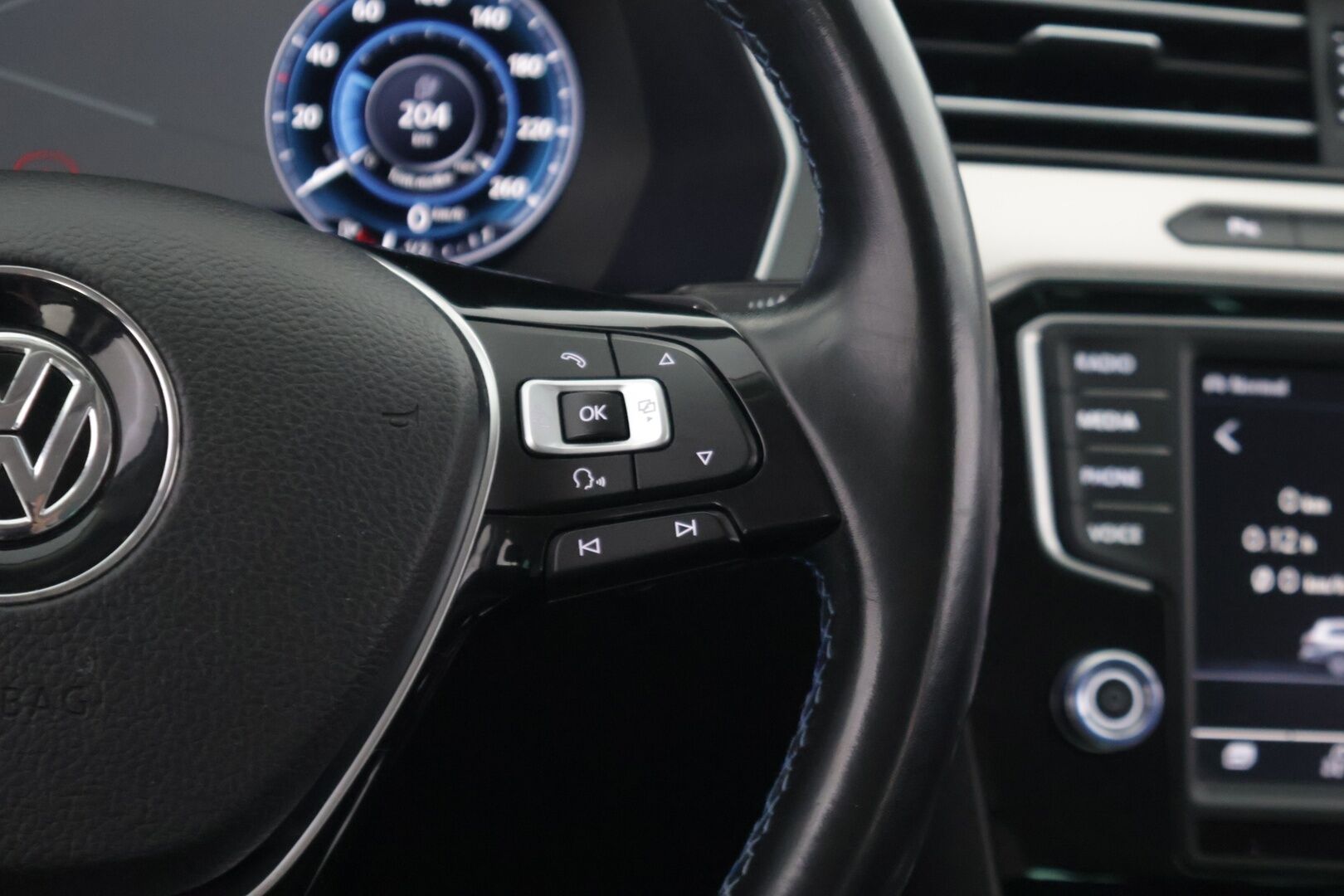 Volkswagen Passat 2016 Variant GTE Plug-In Hybrid 160 kW (218 hv) *ACC / Webasto / Ergocomfort Nahkapenkit / Vetokoukku / Peruutuskamera* - *Kattava huoltohistoria / Viim huolto 10/25 / 2x Latauskaapelit / 2x Renkaat & Aluvanteet* - HULLU BLACKWEEK KORKOTARJOUS 2,49%