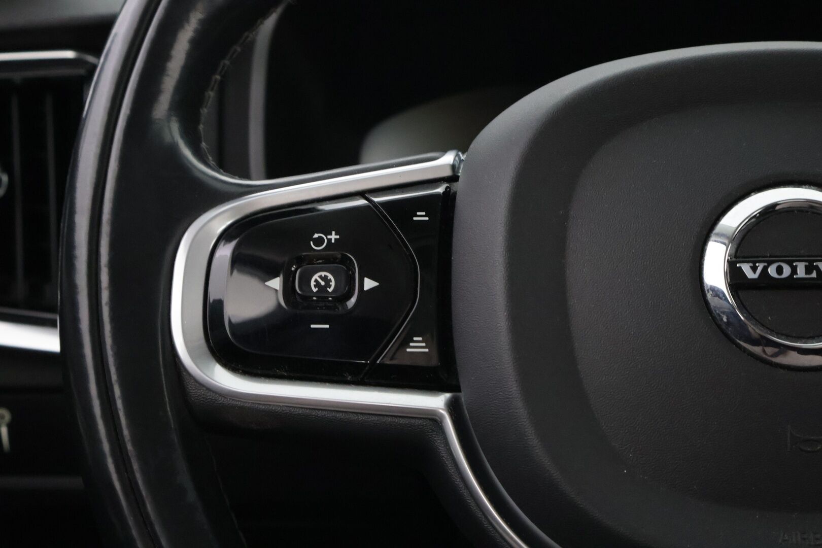 Volvo V90 2017 T5 Bi-Fuel Momentum aut - Webasto | Adapt.Vakkari | Vetokoukku | Peruutuskamera | High Perf Audio | Navi | Puolinahat | Isolla Bensatankilla!!