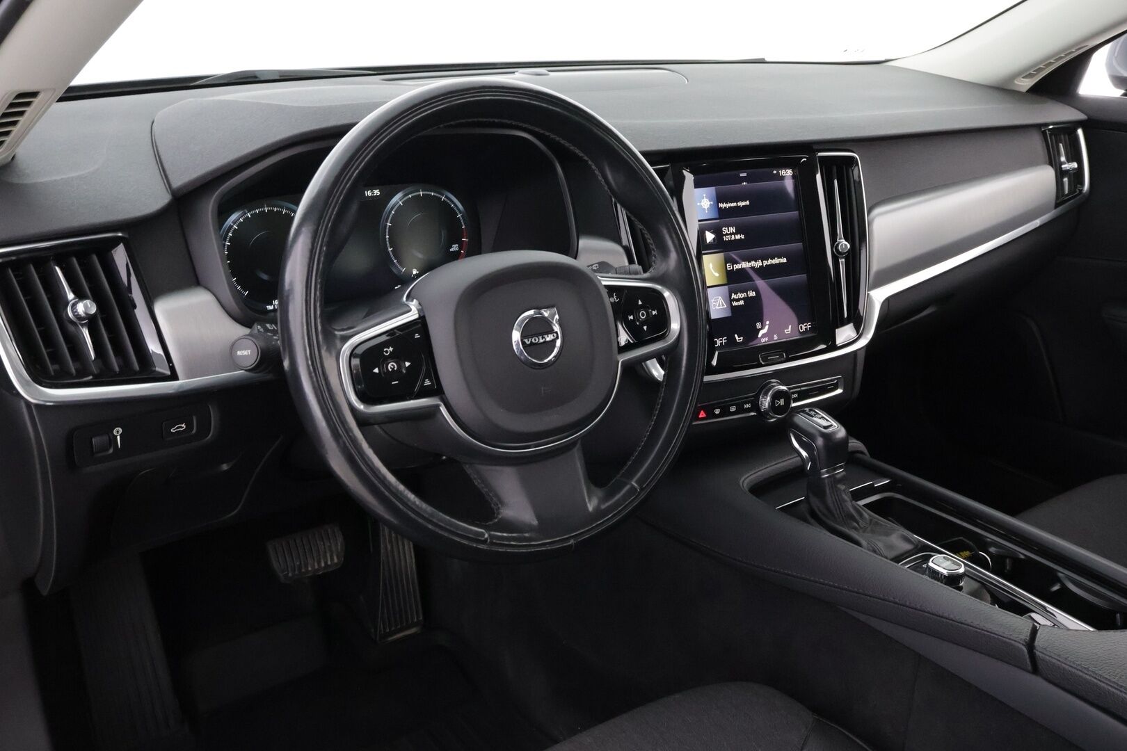 Volvo V90 2017 T5 Bi-Fuel Momentum aut - Webasto | Adapt.Vakkari | Vetokoukku | Peruutuskamera | High Perf Audio | Navi | Puolinahat | Isolla Bensatankilla!!