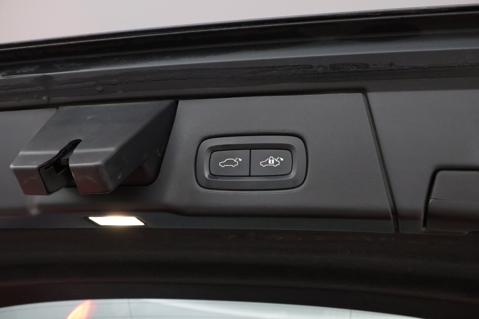 Volvo V90 2017 T5 Bi-Fuel Momentum aut - Webasto | Adapt.Vakkari | Vetokoukku | Peruutuskamera | High Perf Audio | Navi | Puolinahat | Isolla Bensatankilla!!