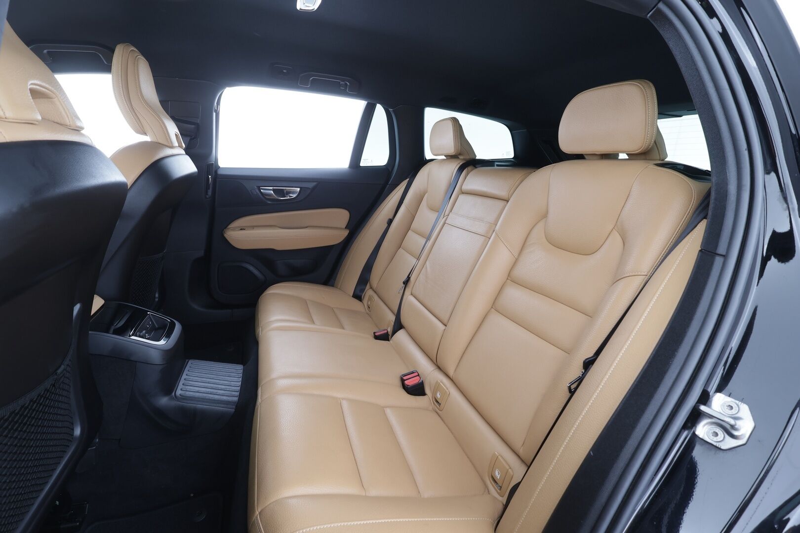Volvo V60 2020 T6 TwE AWD Business aut - | ACC | Webasto | Full-LED | P.Kamera | Sporttinahat | Navi | Keyless | BLIS | Ratinlämmitin | Suomi-auto | Kahdet renkaat aluvanteilla | 