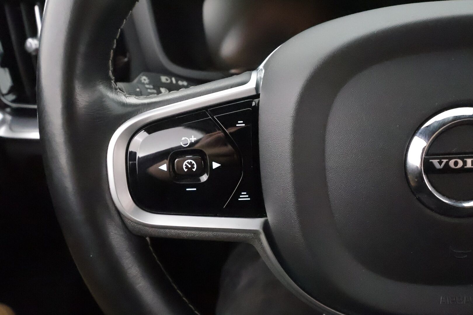 Volvo V60 2020 T6 TwE AWD Business aut - | ACC | Webasto | Full-LED | P.Kamera | Sporttinahat | Navi | Keyless | BLIS | Ratinlämmitin | Suomi-auto | Kahdet renkaat aluvanteilla | 
