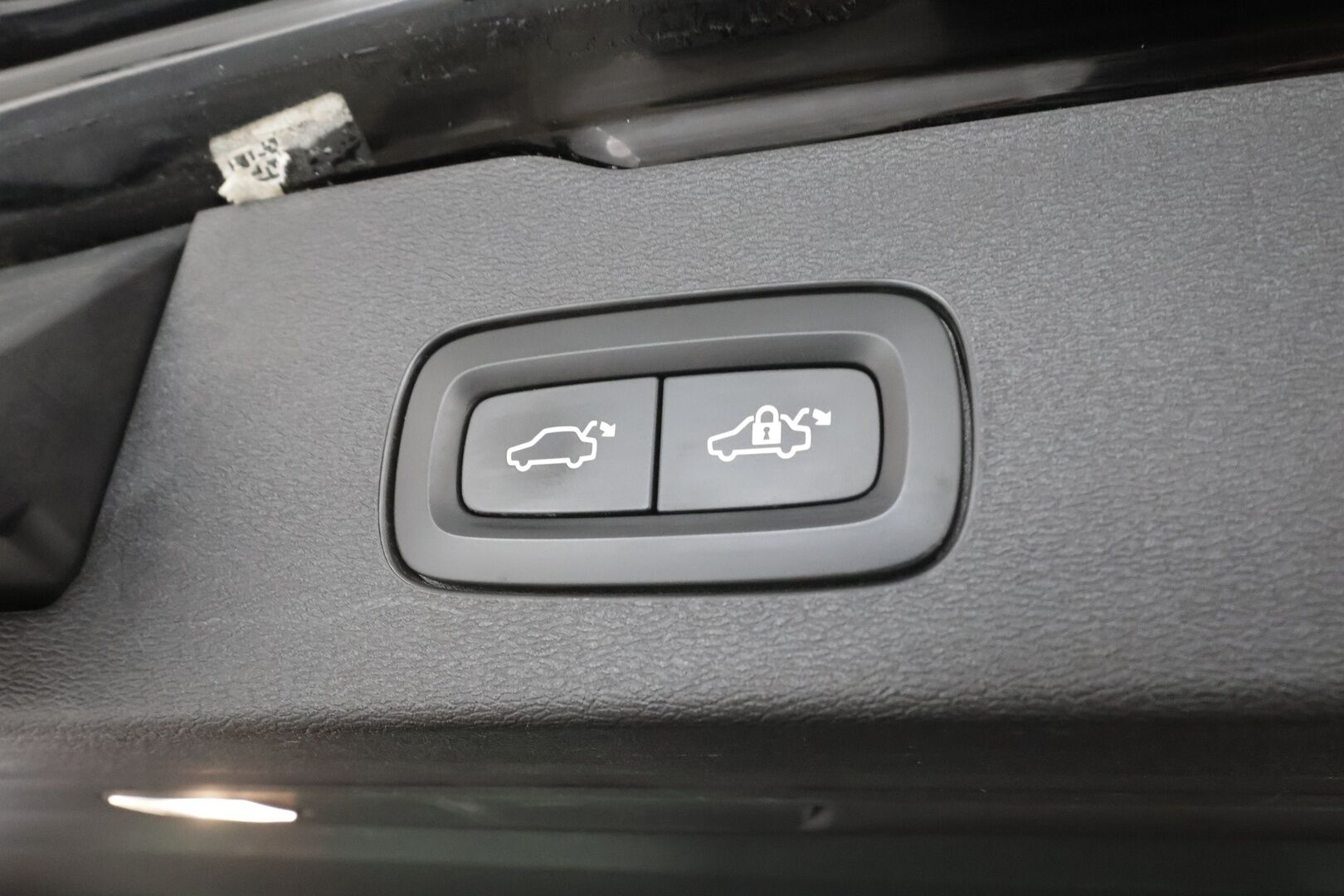 Volvo V60 2020 T6 TwE AWD Business aut - | ACC | Webasto | Full-LED | P.Kamera | Sporttinahat | Navi | Keyless | BLIS | Ratinlämmitin | Suomi-auto | Kahdet renkaat aluvanteilla | 