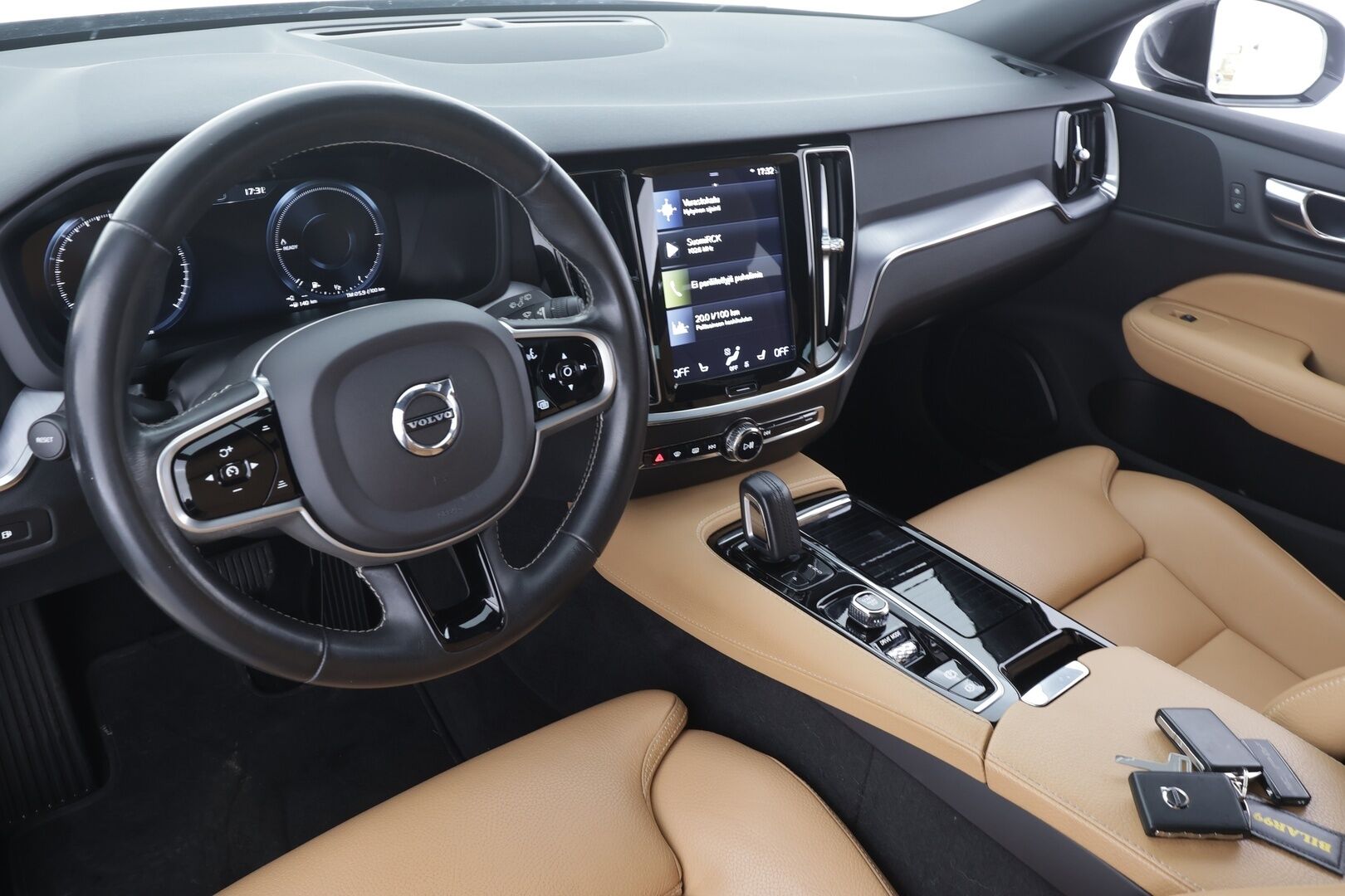 Volvo V60 2020 T6 TwE AWD Business aut - | ACC | Webasto | Full-LED | P.Kamera | Sporttinahat | Navi | Keyless | BLIS | Ratinlämmitin | Suomi-auto | Kahdet renkaat aluvanteilla | 