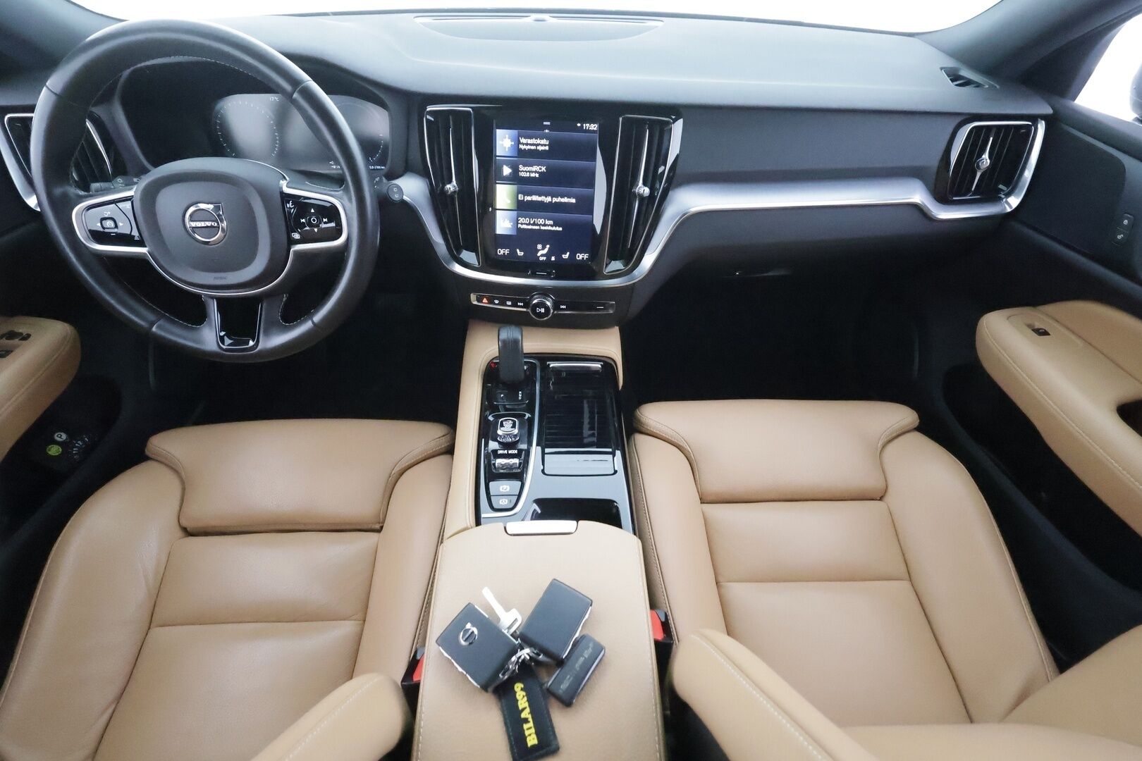 Volvo V60 2020 T6 TwE AWD Business aut - | ACC | Webasto | Full-LED | P.Kamera | Sporttinahat | Navi | Keyless | BLIS | Ratinlämmitin | Suomi-auto | Kahdet renkaat aluvanteilla | 