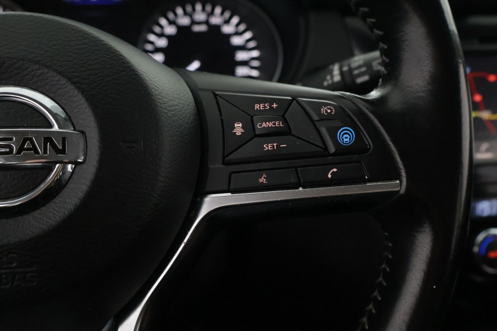 Nissan Qashqai 2020 DIG-T 160 Tekna 2WD DCT - Suomi-auto | Merkkihuollettu | ACC | Vetokoukku | 360-kamera | BLIS | Bi-LED | Navi | Lämmitettävä tuulilasi | Kaistavahti | CarPlay | 2x Renkaat