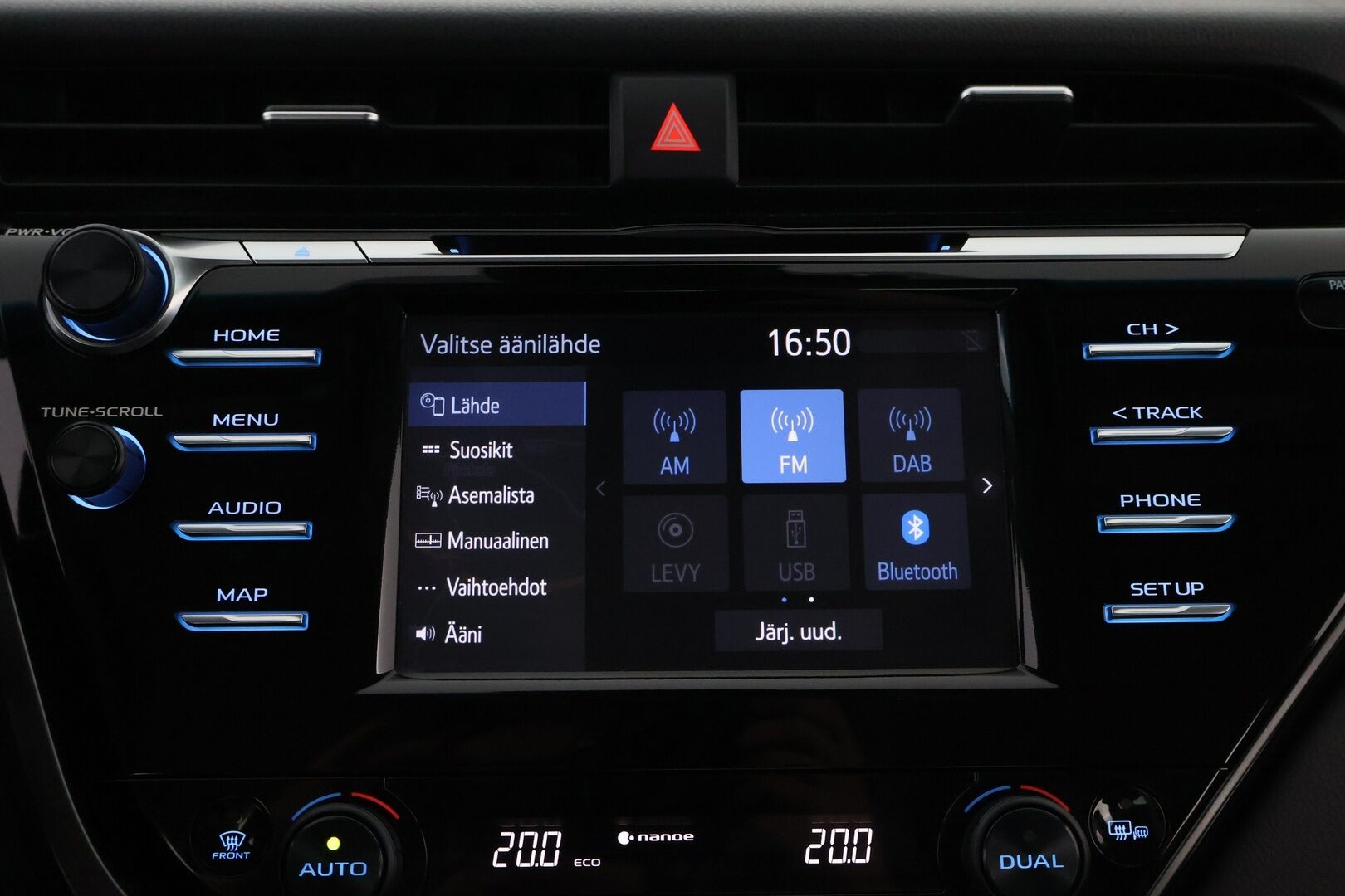 Toyota Camry 2020 2,5 Hybrid Active - 3,99 % KORKOTARJOUS TÄHÄN AUTOON 31.8. ASTI! - 1Om Suomiauto / Adapt.Vakkari / Nahkasisusta / Peruutuskamera / Bi-LED / Sähköpenkit / Huippuvarusteet!
