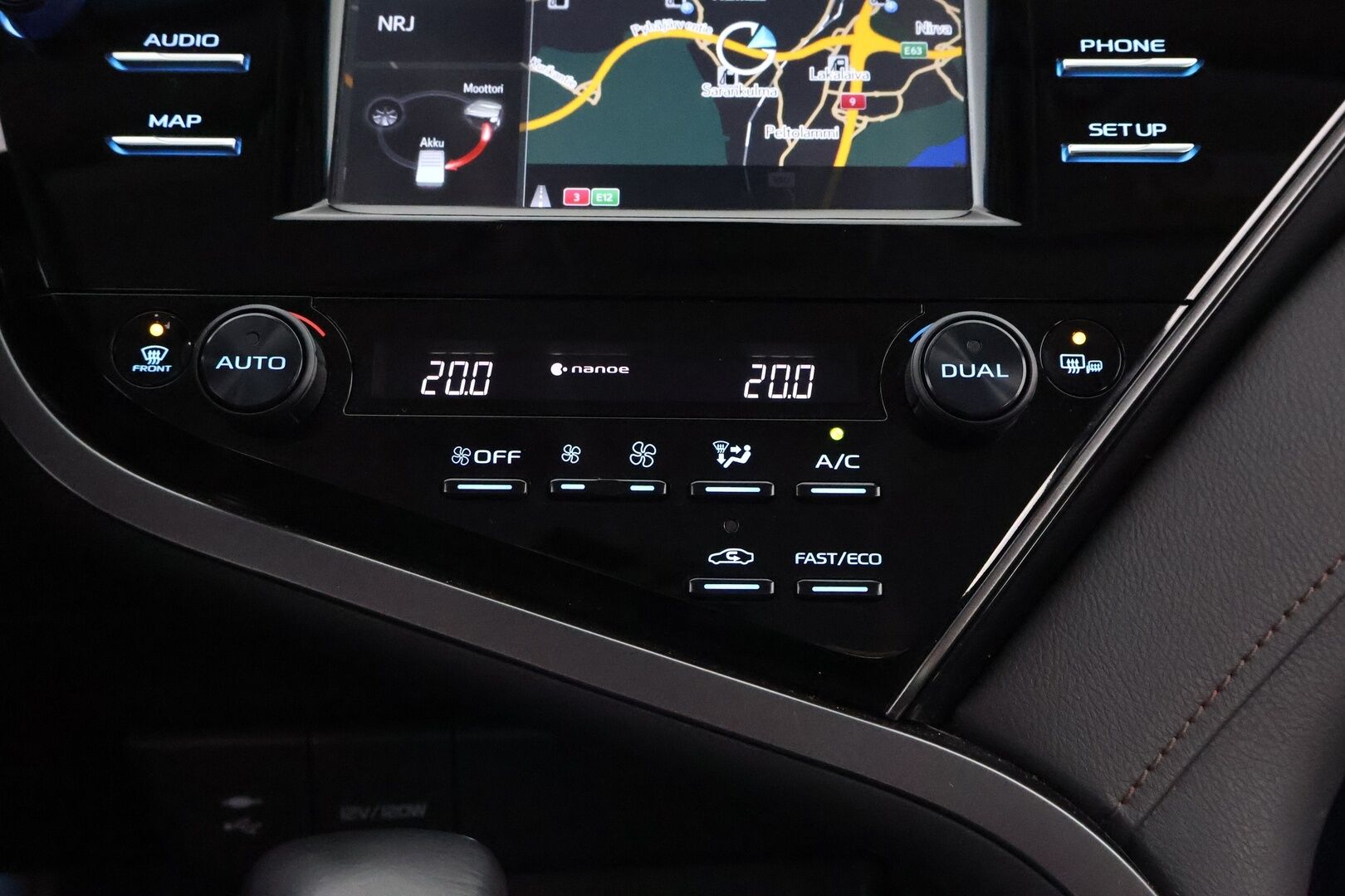Toyota Camry 2020 2,5 Hybrid Active - 3,99 % KORKOTARJOUS TÄHÄN AUTOON 31.8. ASTI! - 1Om Suomiauto / Adapt.Vakkari / Nahkasisusta / Peruutuskamera / Bi-LED / Sähköpenkit / Huippuvarusteet!