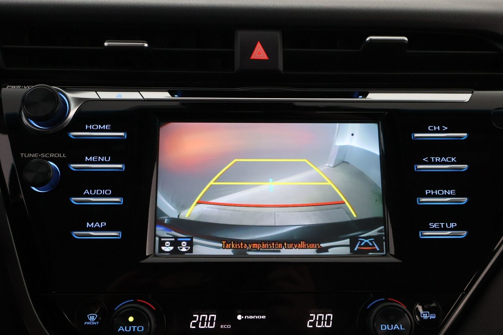 Toyota Camry 2020 2,5 Hybrid Active - 3,99 % KORKOTARJOUS TÄHÄN AUTOON 31.8. ASTI! - 1Om Suomiauto / Adapt.Vakkari / Nahkasisusta / Peruutuskamera / Bi-LED / Sähköpenkit / Huippuvarusteet!