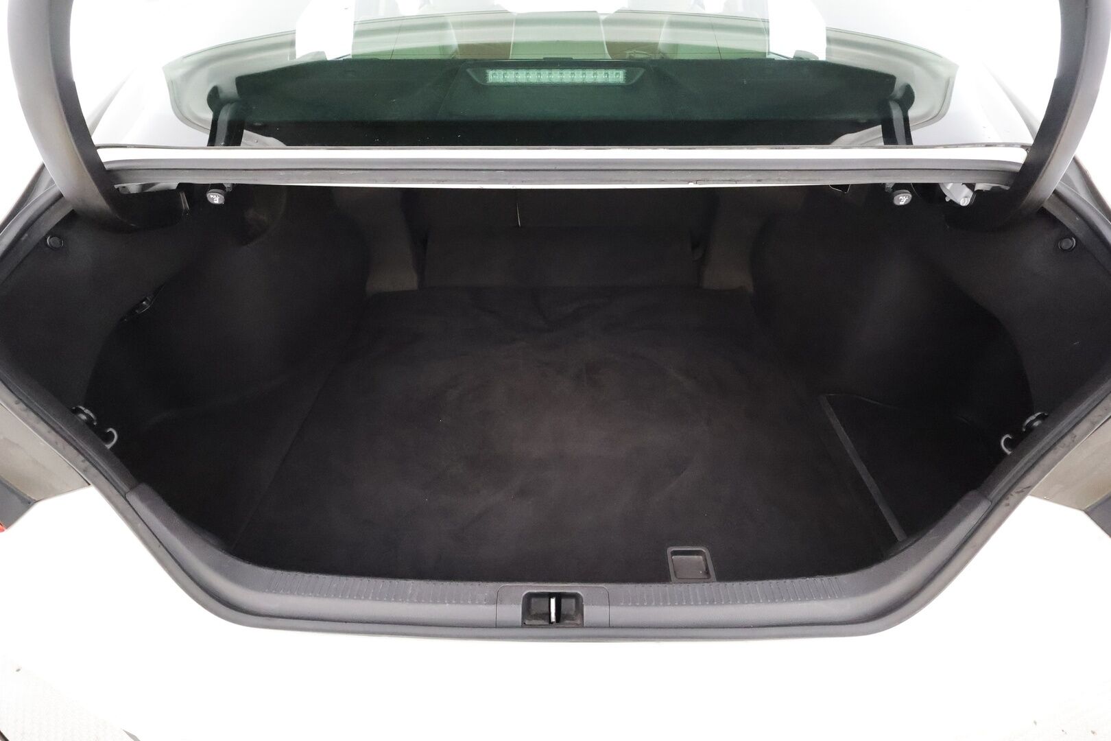 Toyota Camry 2020 2,5 Hybrid Style Business * ACC / P.kamera / Webasto / LED / Navi / Sähköpenkit / Keyless / Vaaleat nahat * - Suomi-auto / Kahdet renkaat aluvanteilla / Merkkihuollettu