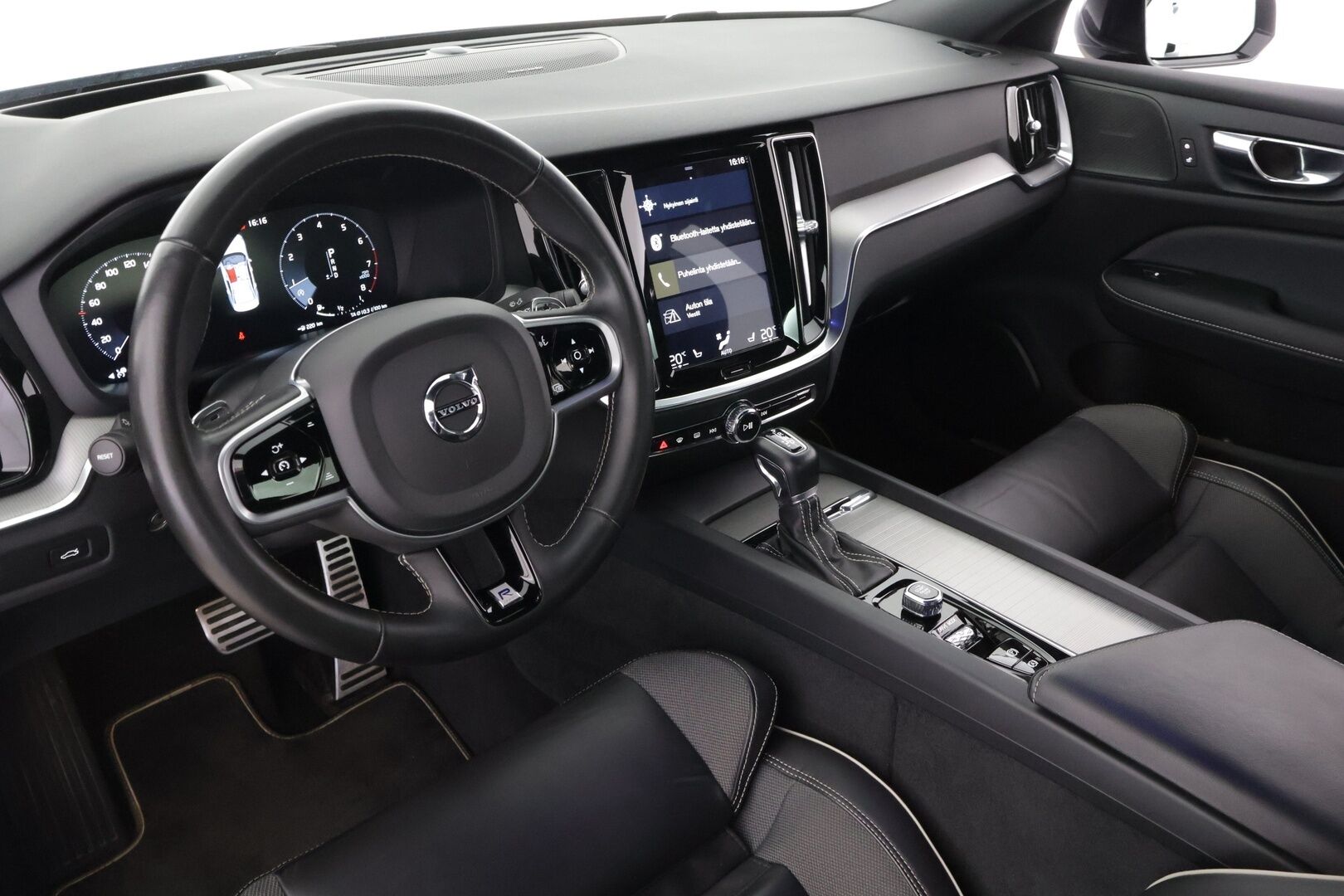 Volvo S60 2020 S60 T5 AWD Business R-Design aut - 3,99 % KORKOTARJOUS TÄHÄN AUTOON - *Heicon putkisto / R-Design / H&K / 360 kamera / BLIS / Pillot assist / Adapt. vakkari / High Beam*