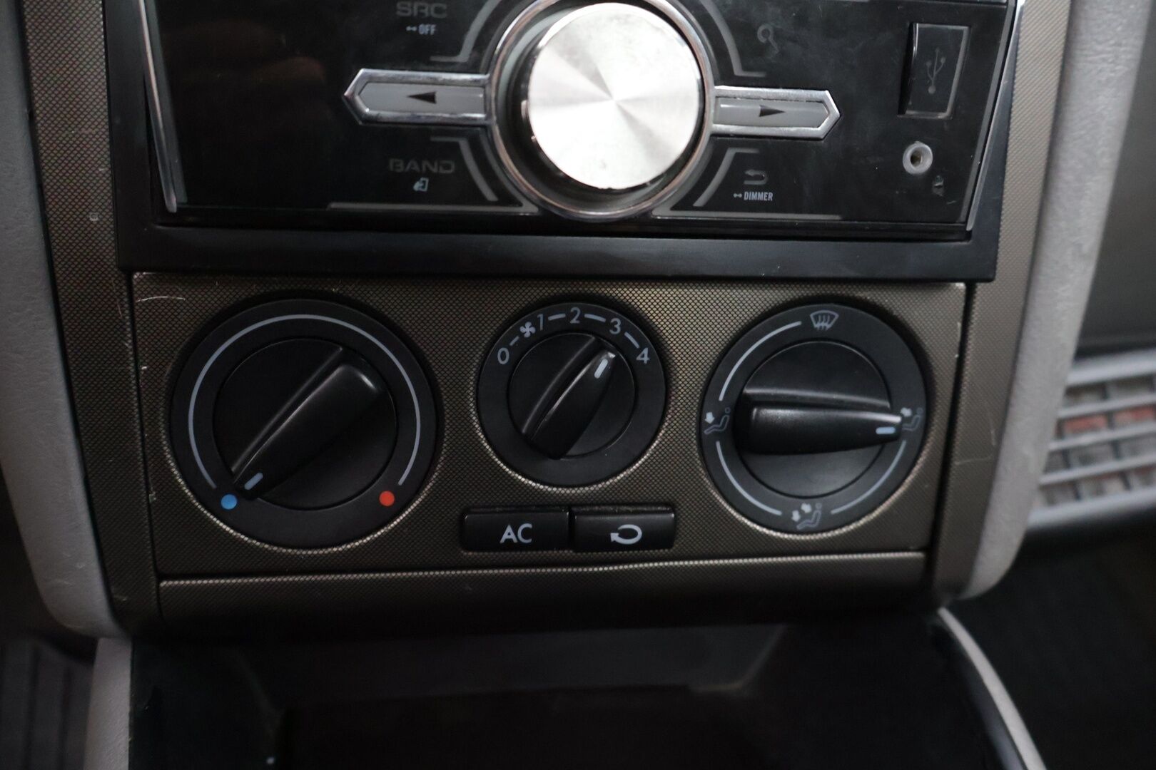 Volkswagen Bora 2005 4D BORA SEDAN 1.6-1J/250 - Auto myydään huutokaupatcomissa iän ja kilometrien vuoksi.