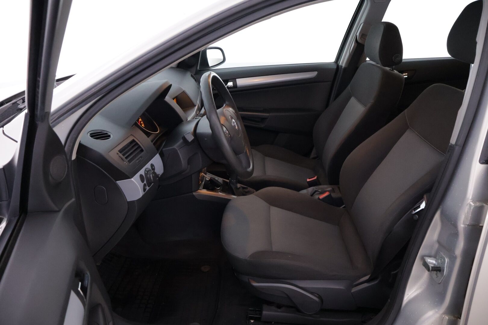 Opel Astra 2005 4D ASTRA HATCHBACK 1.6-AHL48/261 *Myydään Huutokaupat.com* - Myydään Huutokaupat.com