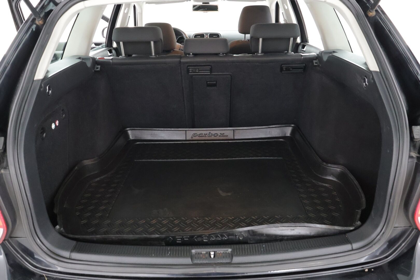 Volkswagen Golf 2010 Variant Highline 2,0 TDI 103 kW (140 hv) DSG-automaatti ** YritysOutlet - Myydään vain yrityksille - *Suomi-Auto, Irrotettava koukku, Vakkari*