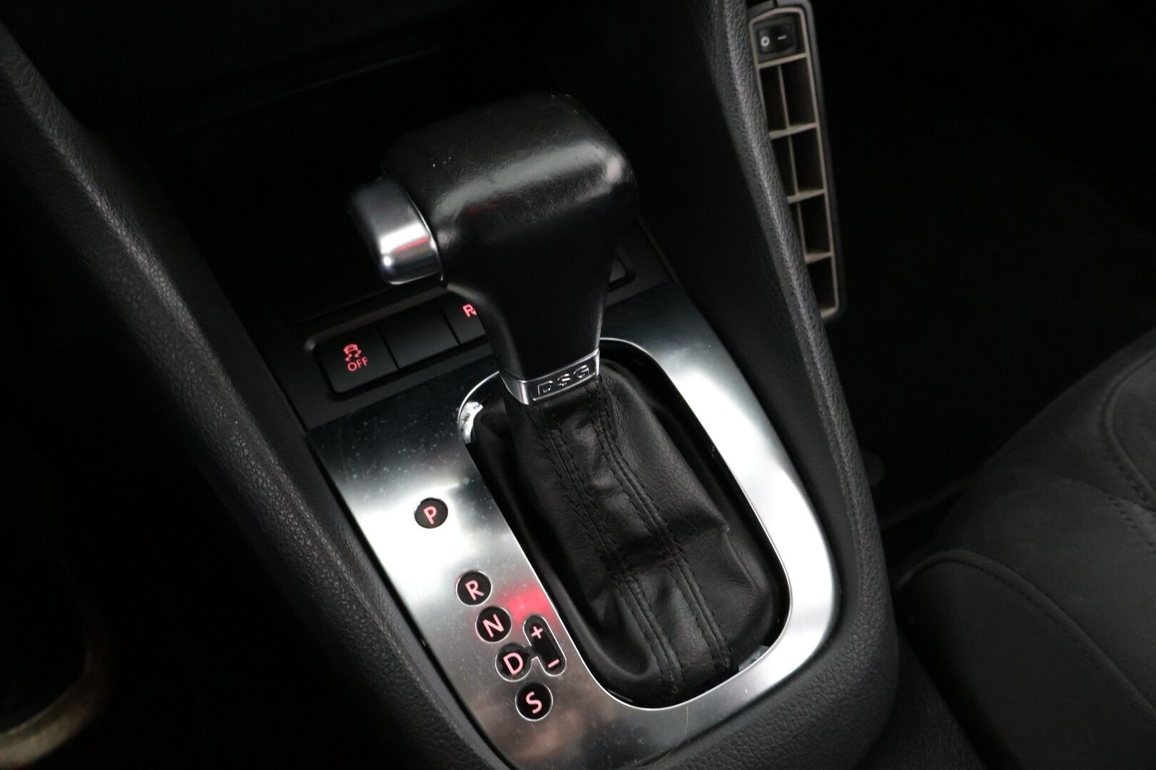 Volkswagen Golf 2010 Variant Highline 2,0 TDI 103 kW (140 hv) DSG-automaatti ** YritysOutlet - Myydään vain yrityksille - *Suomi-Auto, Irrotettava koukku, Vakkari*