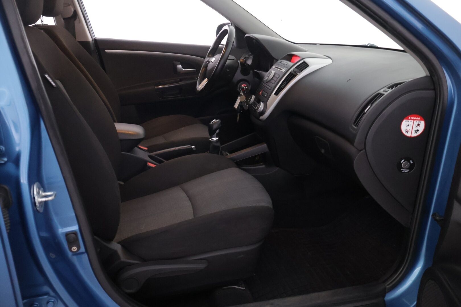 Kia cee'd 2010 1,6 ISG EX SW EcoDynamics - Myydään Huutokaupat.com