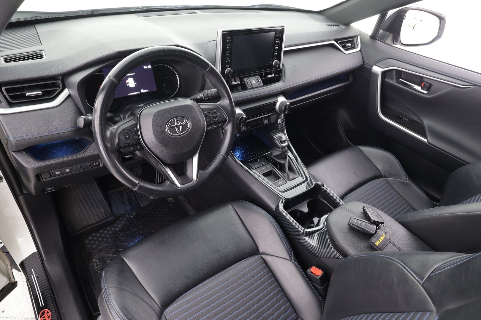 Toyota RAV4 2019 2,5 Hybrid Style - | ACC | LED | P.Kamera | Sähköpenkki | Kaistavahti | Keyless | Apple&Android | Suomi-auto | Kahdet renkaat | 