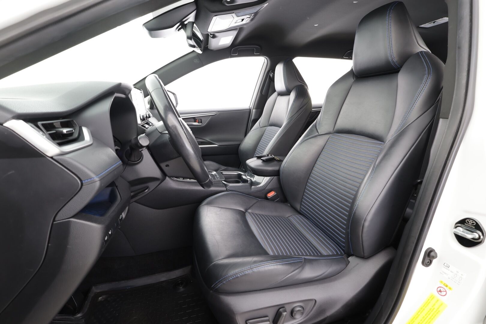 Toyota RAV4 2019 2,5 Hybrid Style - | ACC | LED | P.Kamera | Sähköpenkki | Kaistavahti | Keyless | Apple&Android | Suomi-auto | Kahdet renkaat | 