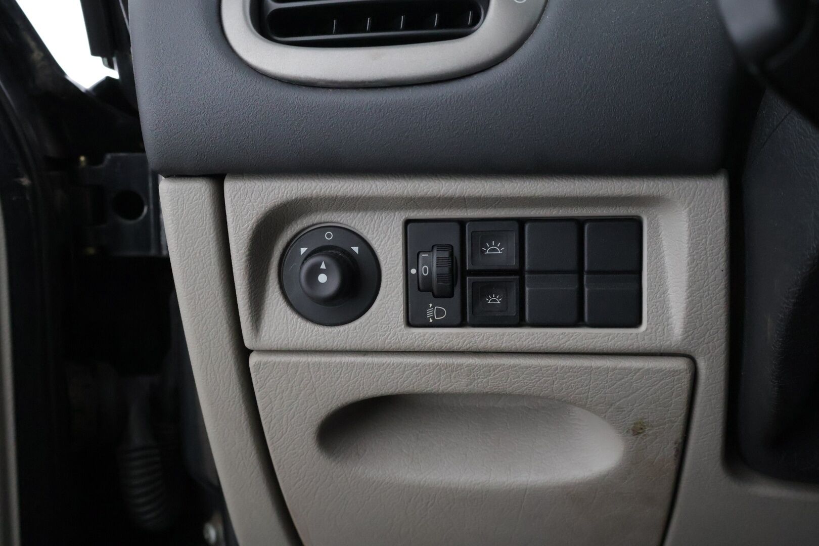 Citroen XSARA PICASSO 2007 4D XSARA PICASSO MPV 1.6I 16V-CHNFUC/276 * / YritysOutlet - Myydään vain yrityksille / Vetokoukku / Digi / Penkinlämmittimet / Suomi-auto /*