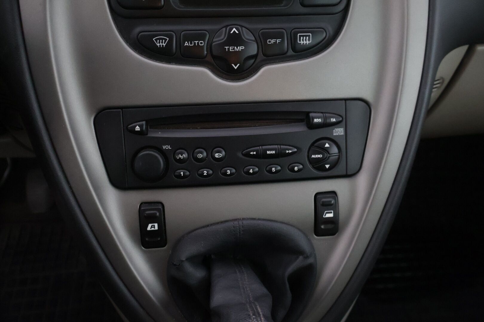 Citroen XSARA PICASSO 2007 4D XSARA PICASSO MPV 1.6I 16V-CHNFUC/276 * / YritysOutlet - Myydään vain yrityksille / Vetokoukku / Digi / Penkinlämmittimet / Suomi-auto /*