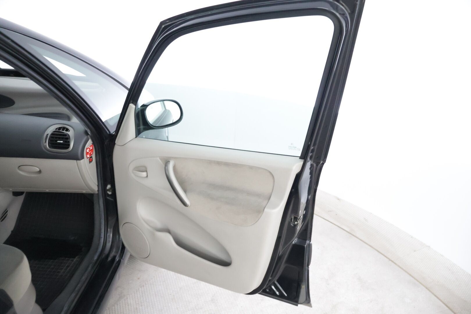 Citroen XSARA PICASSO 2007 4D XSARA PICASSO MPV 1.6I 16V-CHNFUC/276 * / YritysOutlet - Myydään vain yrityksille / Vetokoukku / Digi / Penkinlämmittimet / Suomi-auto /*