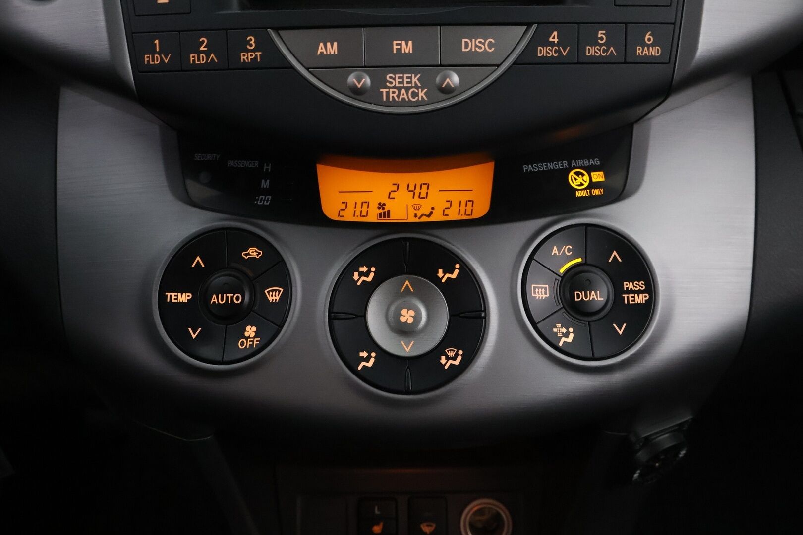 Toyota RAV4 2007 2,2 D-4D - MYYDÄÄN HUUTOKAUPAT.COM!