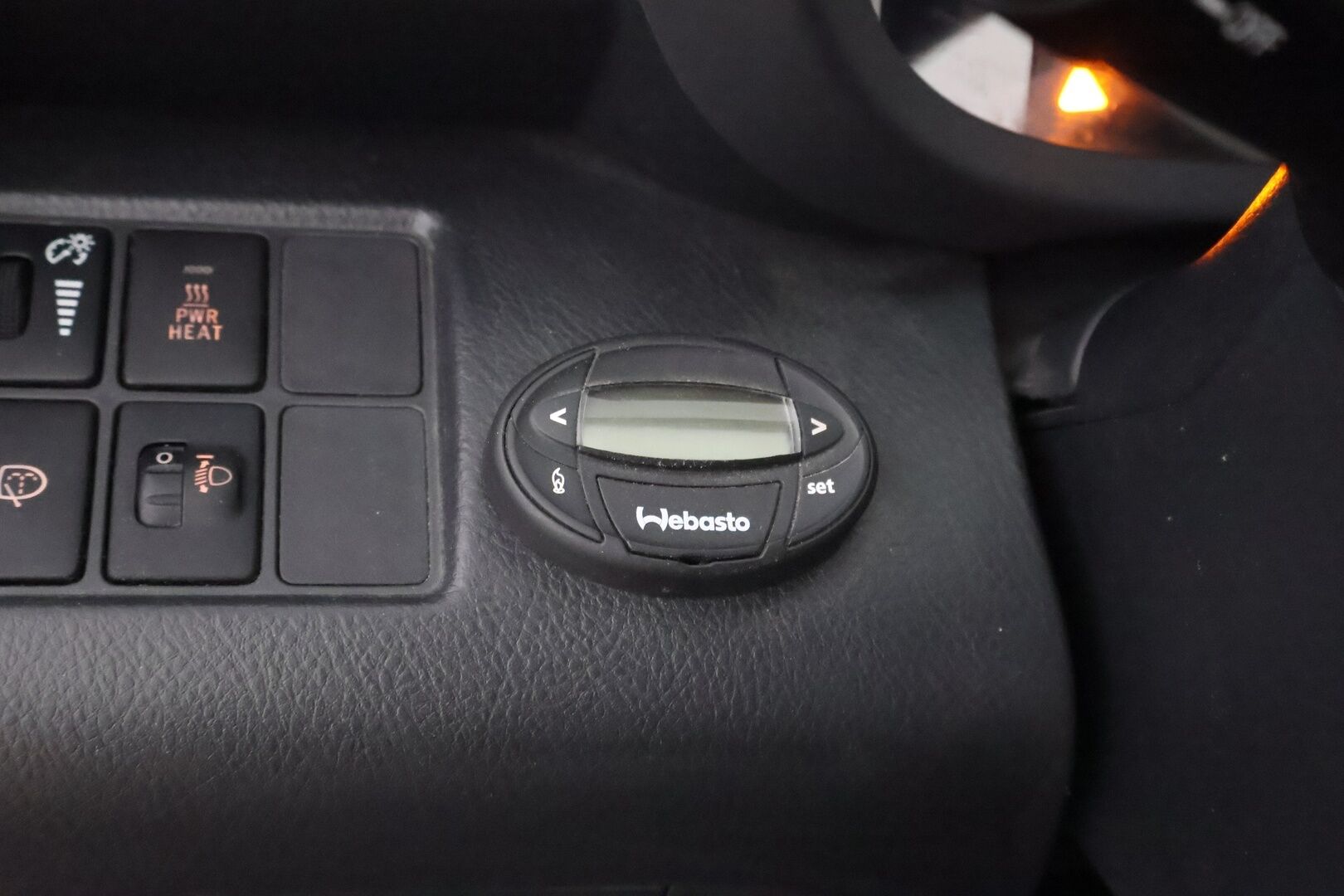 Toyota RAV4 2007 2,2 D-4D - MYYDÄÄN HUUTOKAUPAT.COM!