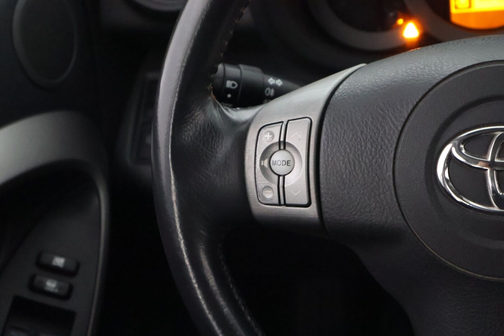 Toyota RAV4 2007 2,2 D-4D - MYYDÄÄN HUUTOKAUPAT.COM!