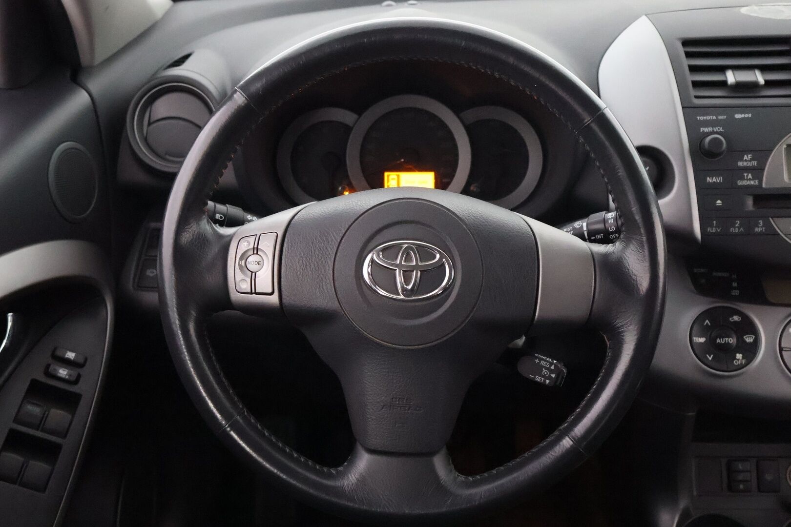 Toyota RAV4 2007 2,2 D-4D - MYYDÄÄN HUUTOKAUPAT.COM!
