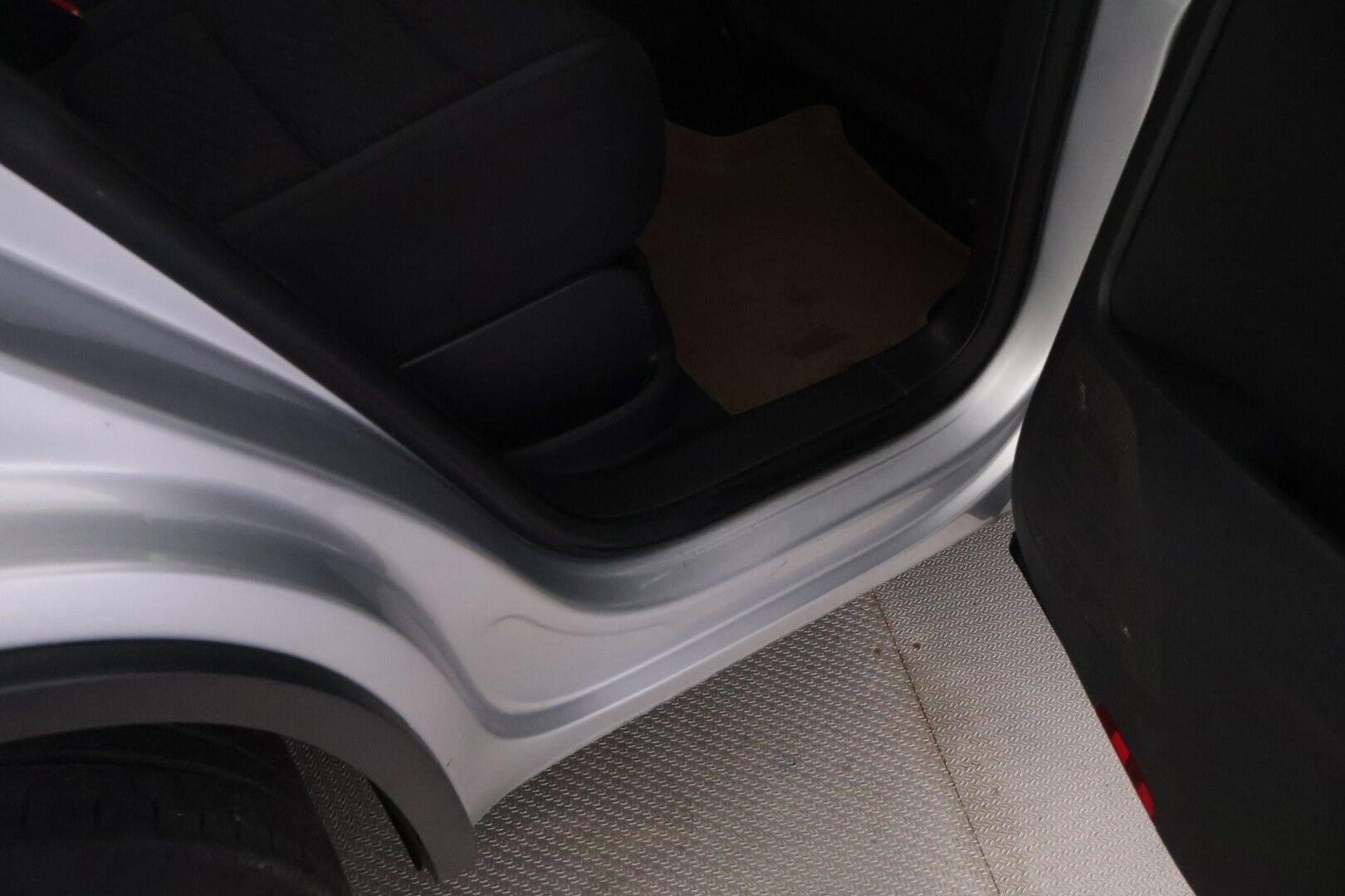 Volkswagen Tiguan 2010 TIGUAN Farmari (AC) 4ov 1968cm3 A *YritysOutlet - Myydään vain yrityksille* - * Vakkari | Webasto | 2x-renkaat *