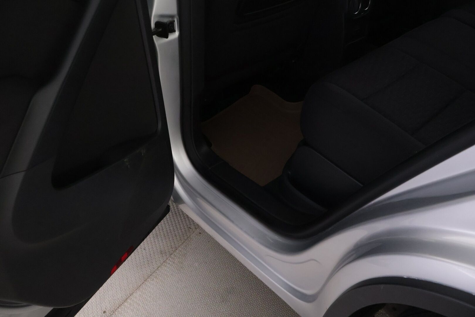 Volkswagen Tiguan 2010 TIGUAN Farmari (AC) 4ov 1968cm3 A *YritysOutlet - Myydään vain yrityksille* - * Vakkari | Webasto | 2x-renkaat *