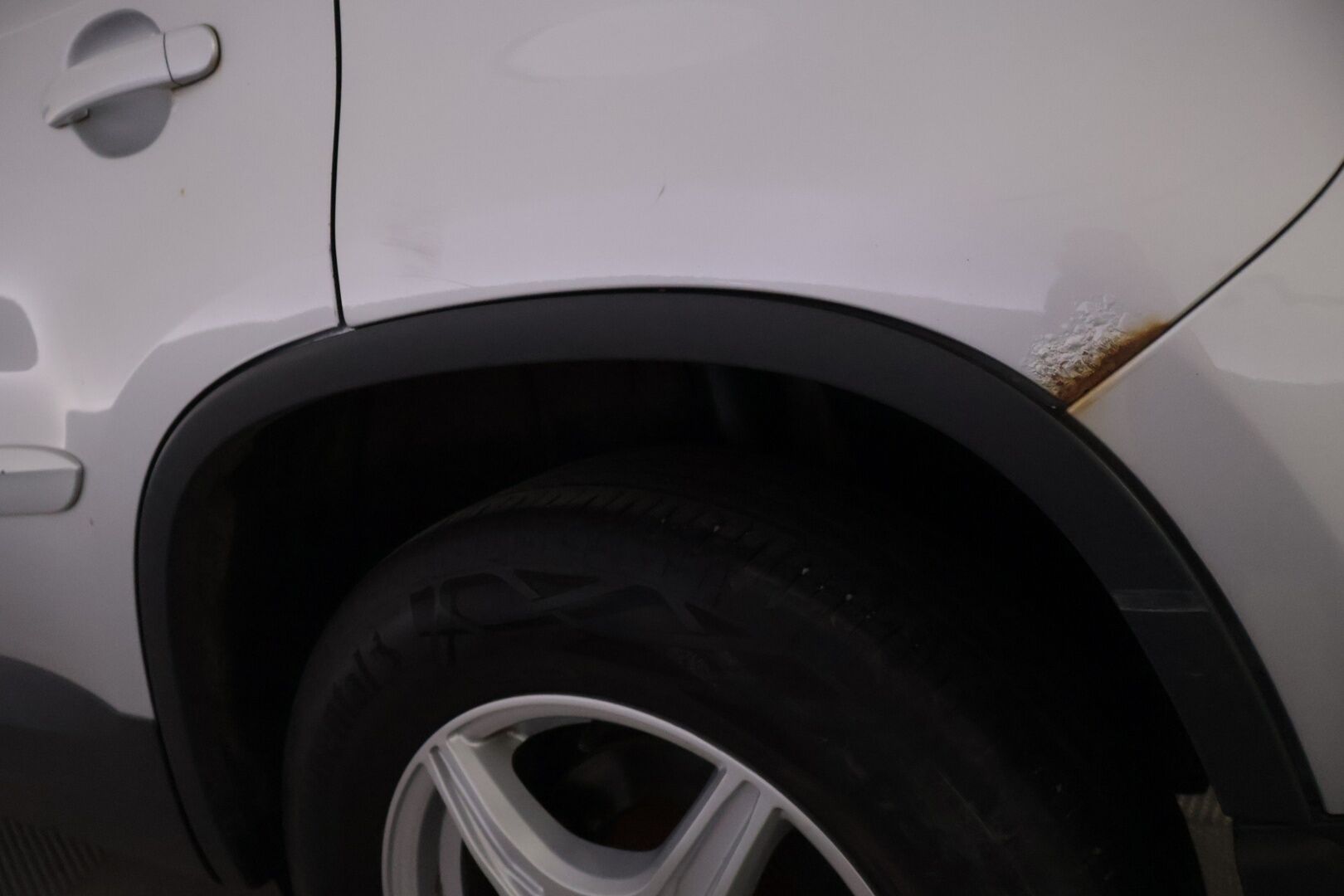 Volkswagen Tiguan 2010 TIGUAN Farmari (AC) 4ov 1968cm3 A *YritysOutlet - Myydään vain yrityksille* - * Vakkari | Webasto | 2x-renkaat *