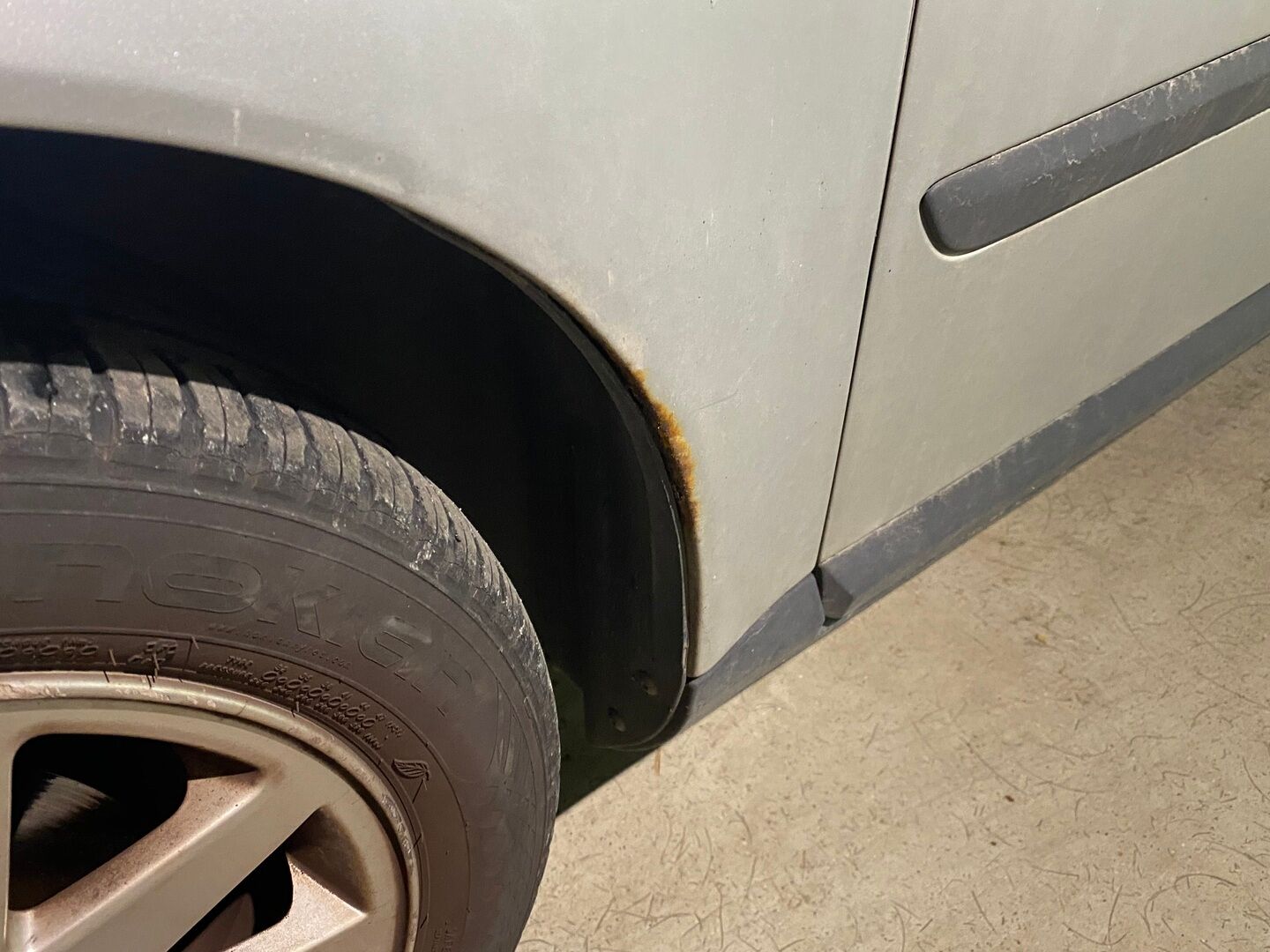 Volvo V50 2007 - YritysOutlet - Myydään vain yrityksille - | Juuri leimattu | Lohkolämmitin sisäpistokkeella | Kahdet renkaat ja vanteet | 
