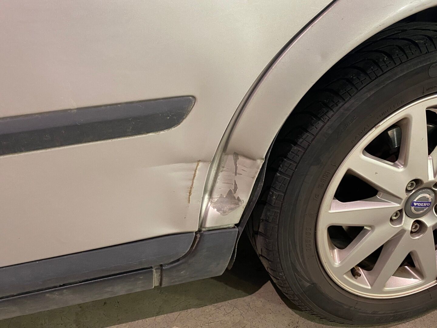 Volvo V50 2007 - YritysOutlet - Myydään vain yrityksille - | Juuri leimattu | Lohkolämmitin sisäpistokkeella | Kahdet renkaat ja vanteet | 
