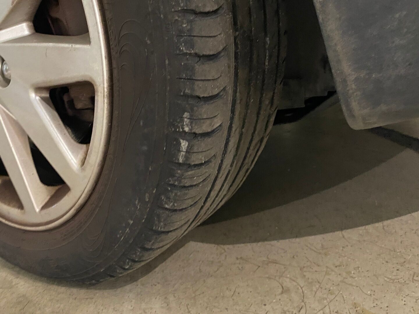 Volvo V50 2007 - YritysOutlet - Myydään vain yrityksille - | Juuri leimattu | Lohkolämmitin sisäpistokkeella | Kahdet renkaat ja vanteet | 