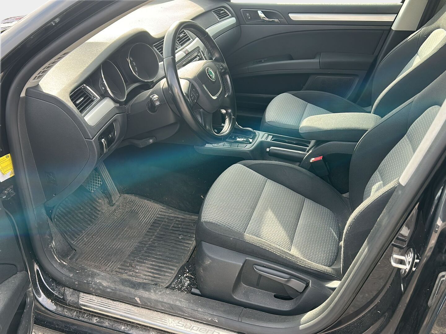 Skoda Superb 2010 Combi 2,0 TDI 140 Ambition DSG Autom. - Suomiauto | Vetokoukku | Vakkari | Lohko&Sisäpistoke | Peruutustutka | Xenon!