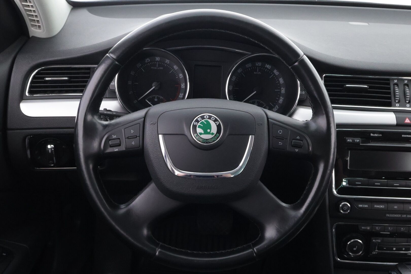 Skoda Superb 2010 Combi 2,0 TDI 140 Ambition DSG Autom. - Suomiauto | Vetokoukku | Vakkari | Lohko&Sisäpistoke | Peruutustutka | Xenon!
