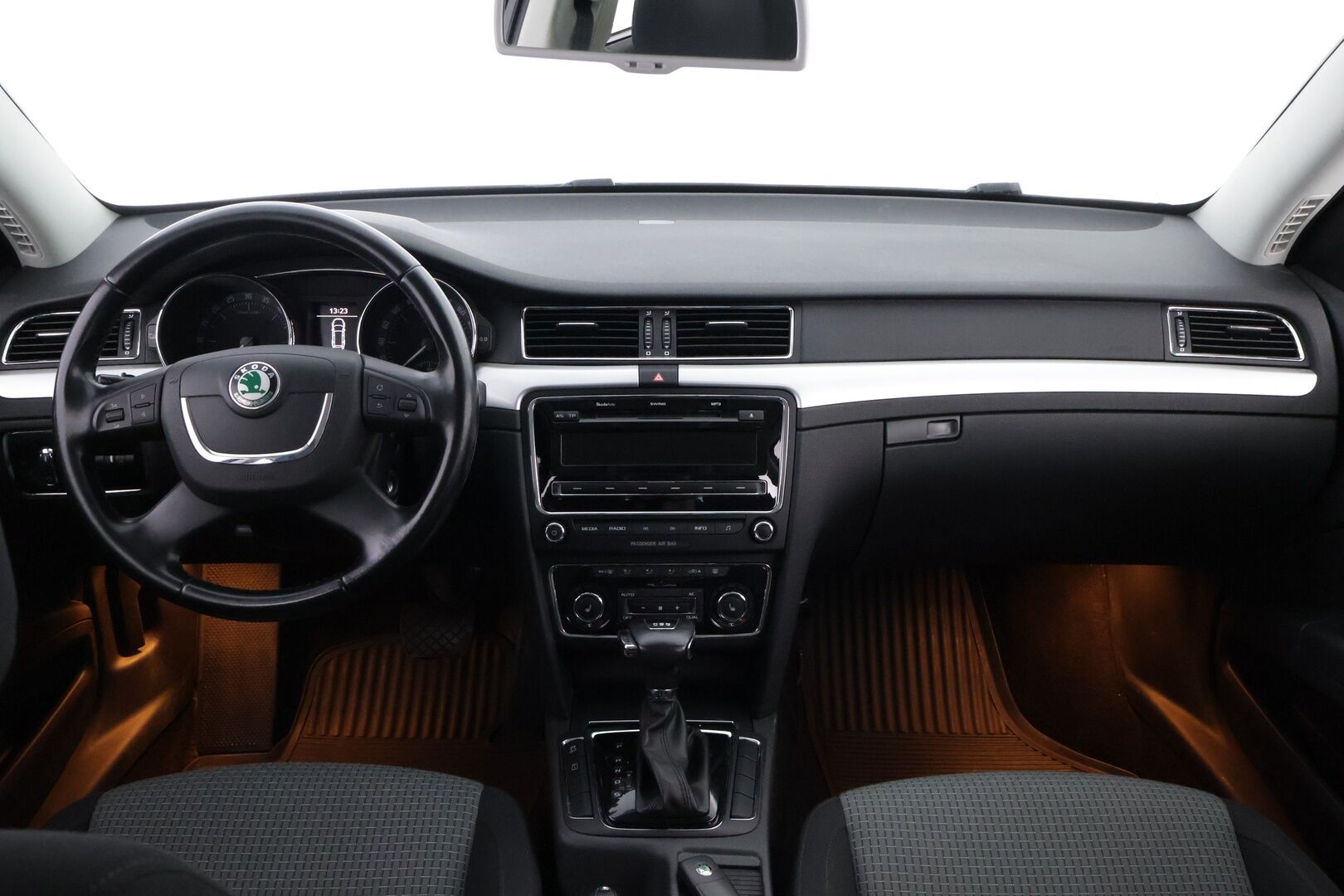 Skoda Superb 2010 Combi 2,0 TDI 140 Ambition DSG Autom. - Suomiauto | Vetokoukku | Vakkari | Lohko&Sisäpistoke | Peruutustutka | Xenon!