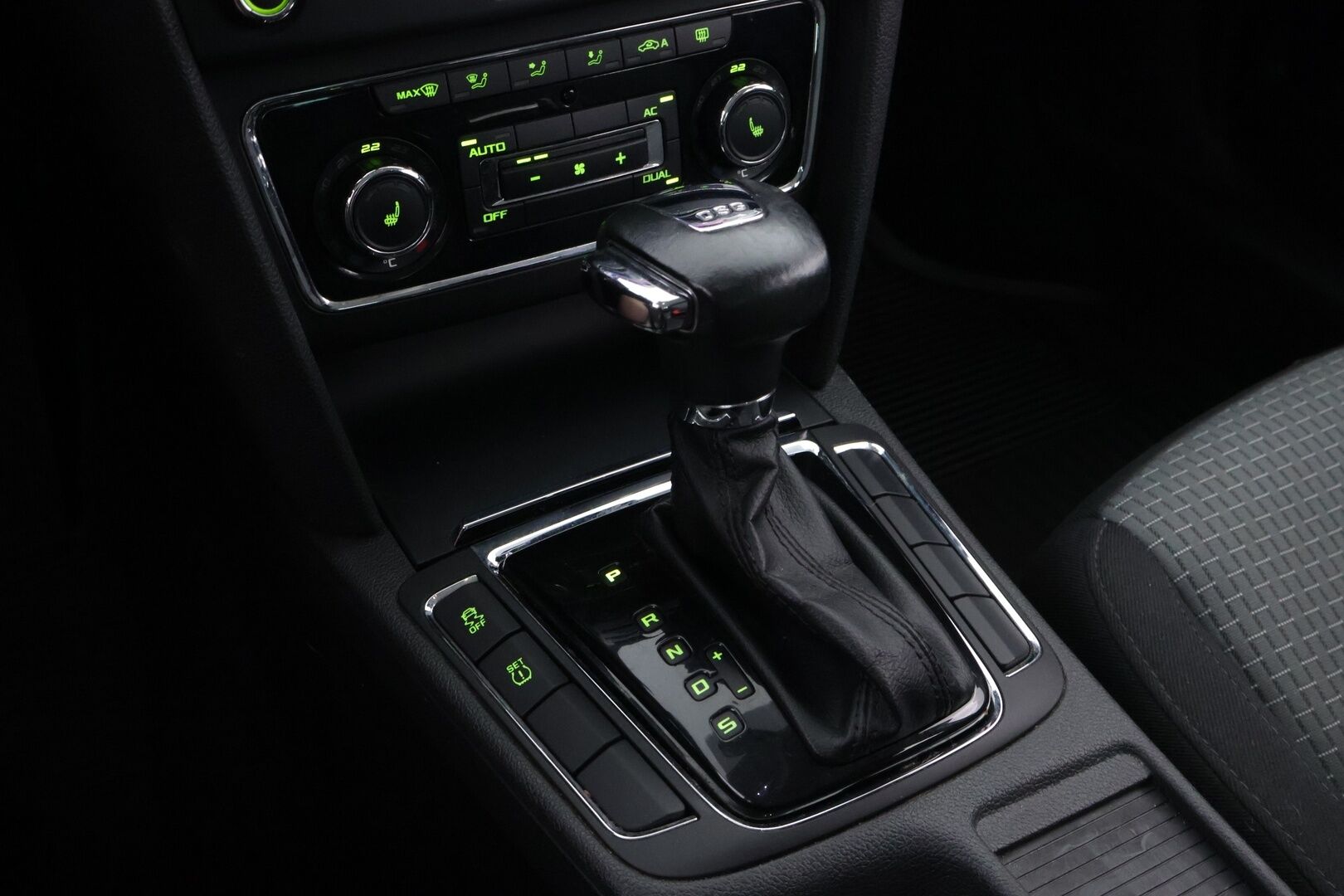 Skoda Superb 2010 Combi 2,0 TDI 140 Ambition DSG Autom. - Suomiauto | Vetokoukku | Vakkari | Lohko&Sisäpistoke | Peruutustutka | Xenon!