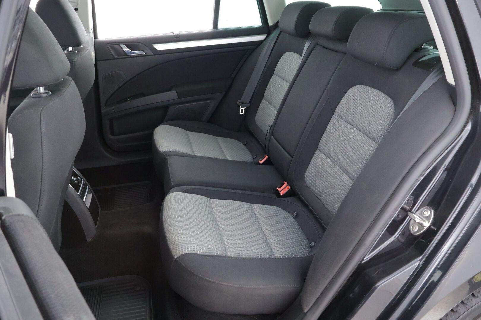 Skoda Superb 2010 Combi 2,0 TDI 140 Ambition DSG Autom. - Suomiauto | Vetokoukku | Vakkari | Lohko&Sisäpistoke | Peruutustutka | Xenon!