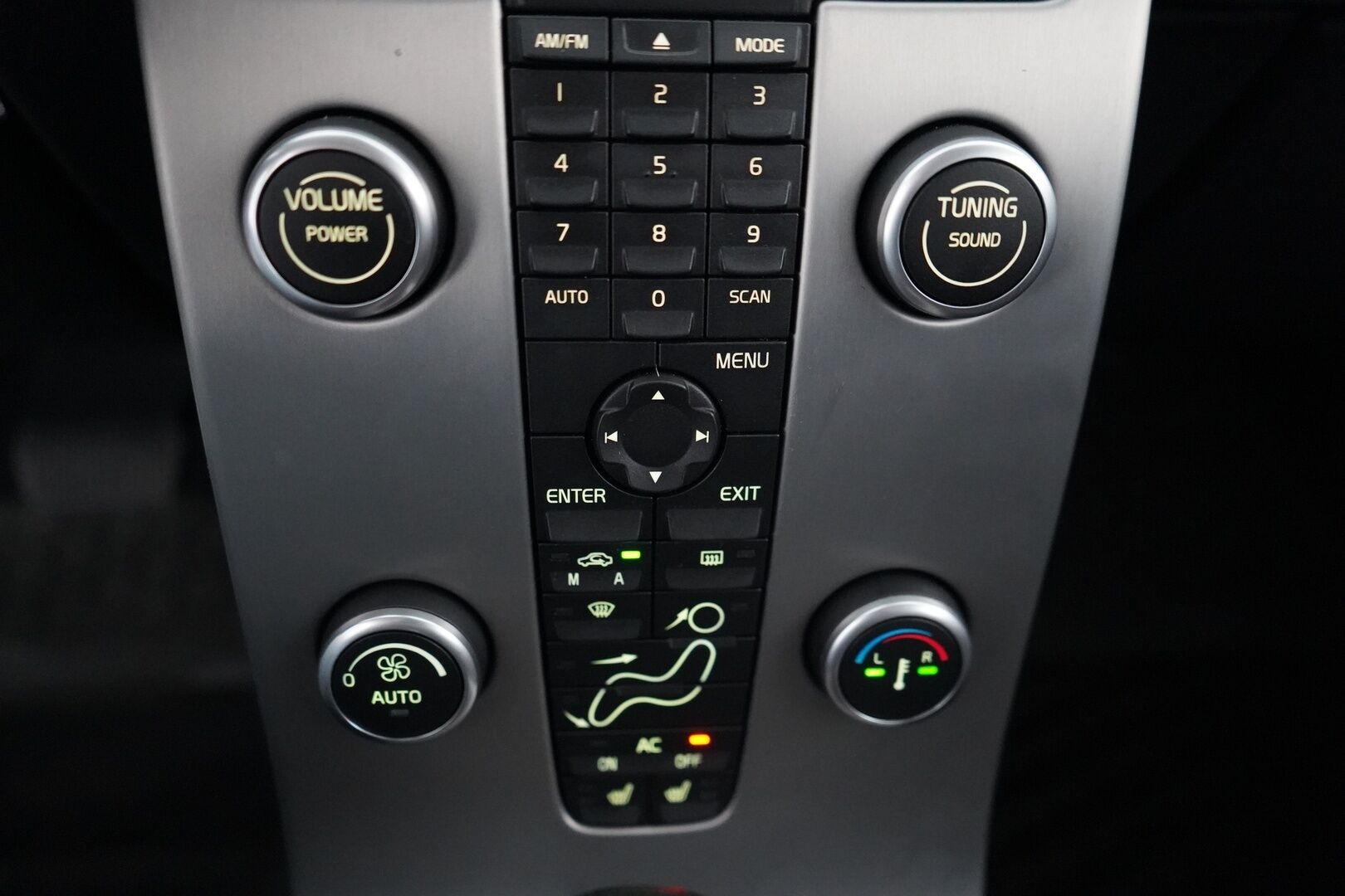 Volvo C30 2007 2.4i ( 170 hv ) Momentum aut * Vakkari / Lohkolämmitin / Autom ilmastointi * - Suomi-auto / 2-omistajalta / Todella fiksu huoltohistoria / Jakohihna 9/2024 - HULLUT AVAJAISHULINAT KORKOTARJOUS 3,29 %