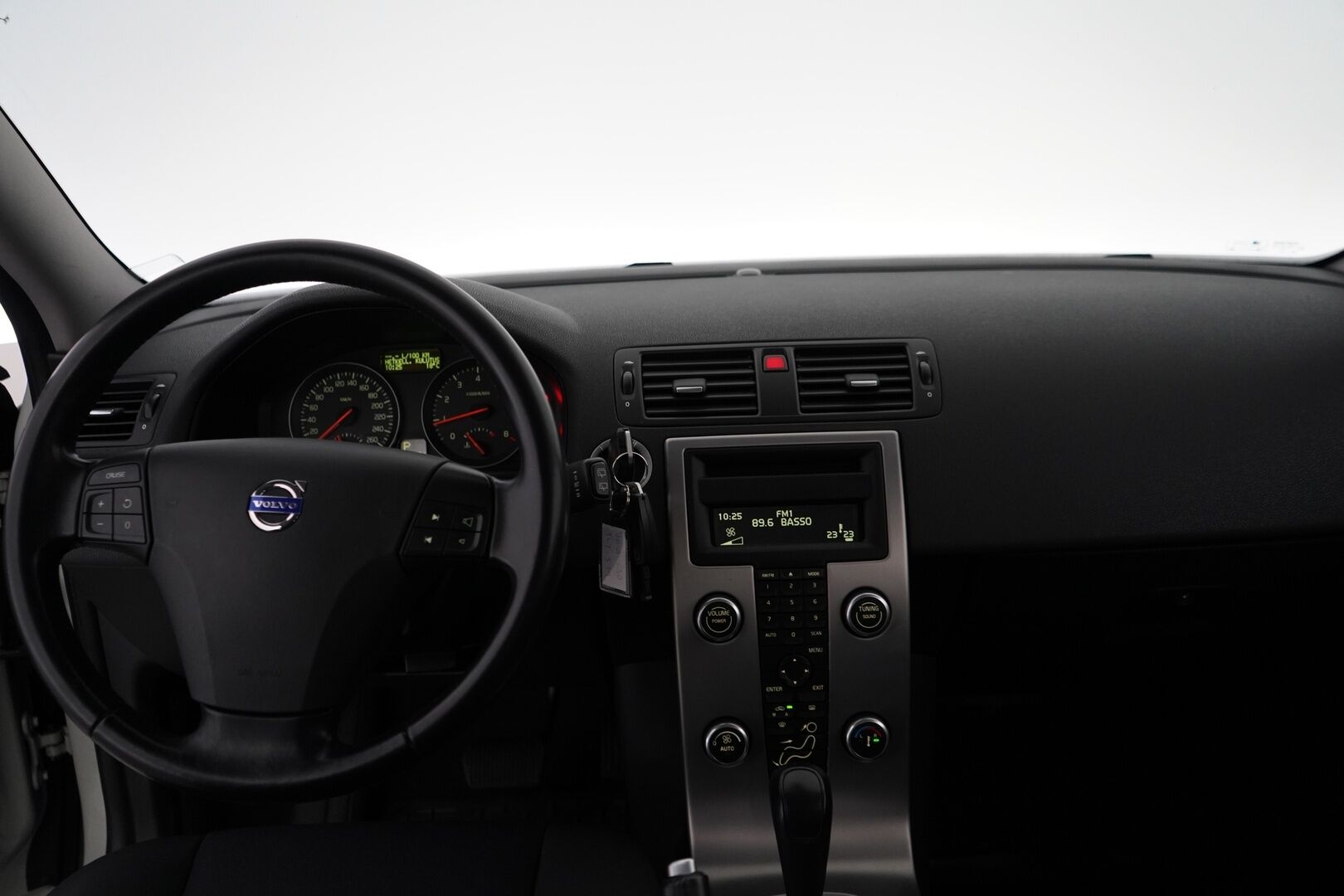 Volvo C30 2007 2.4i ( 170 hv ) Momentum aut * Vakkari / Lohkolämmitin / Autom ilmastointi * - Suomi-auto / 2-omistajalta / Todella fiksu huoltohistoria / Jakohihna 9/2024 - HULLUT AVAJAISHULINAT KORKOTARJOUS 3,29 %