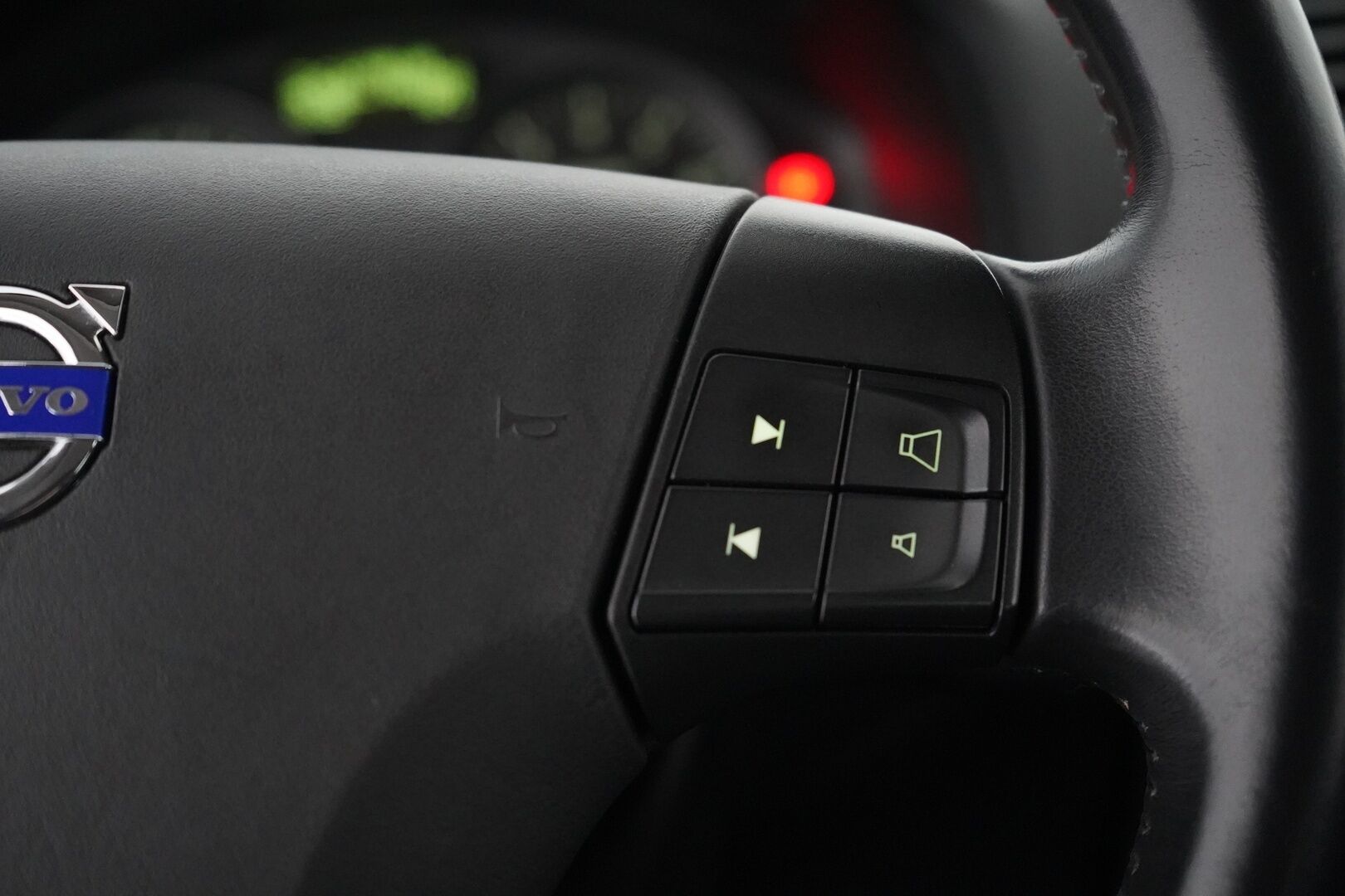 Volvo C30 2007 2.4i ( 170 hv ) Momentum aut * Vakkari / Lohkolämmitin / Autom ilmastointi * - Suomi-auto / 2-omistajalta / Todella fiksu huoltohistoria / Jakohihna 9/2024 - HULLUT AVAJAISHULINAT KORKOTARJOUS 3,29 %