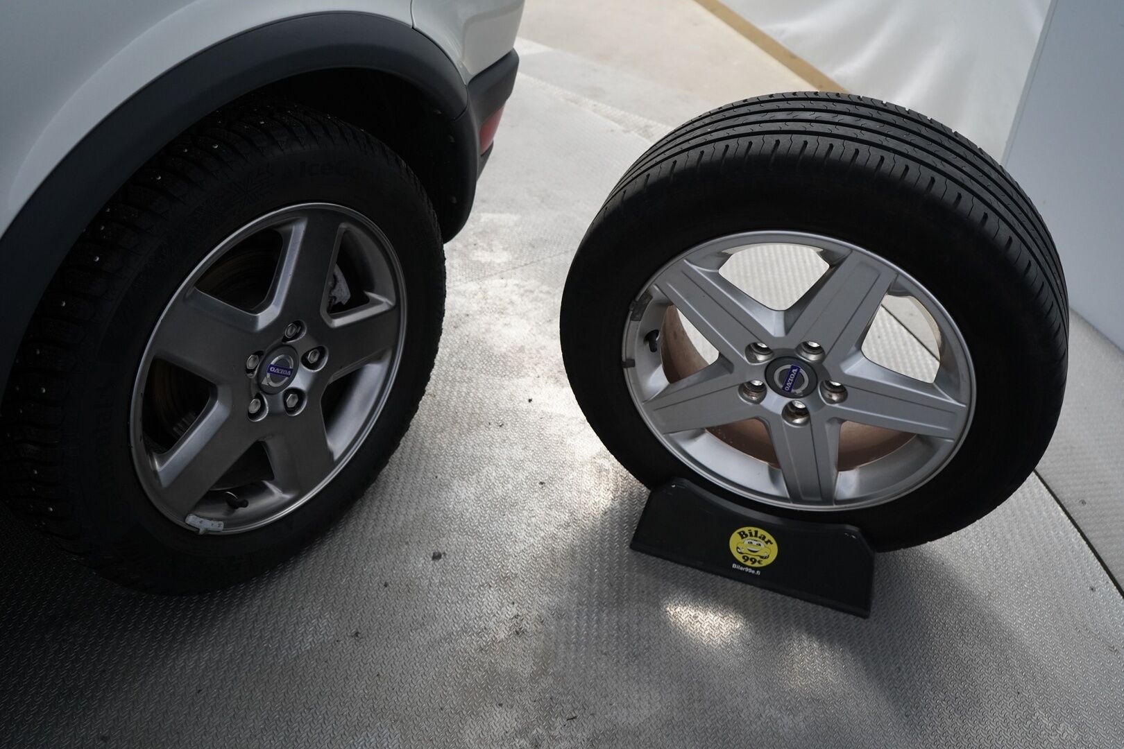 Volvo C30 2007 2.4i ( 170 hv ) Momentum aut * Vakkari / Lohkolämmitin / Autom ilmastointi * - Suomi-auto / 2-omistajalta / Todella fiksu huoltohistoria / Jakohihna 9/2024 - HULLUT AVAJAISHULINAT KORKOTARJOUS 3,29 %