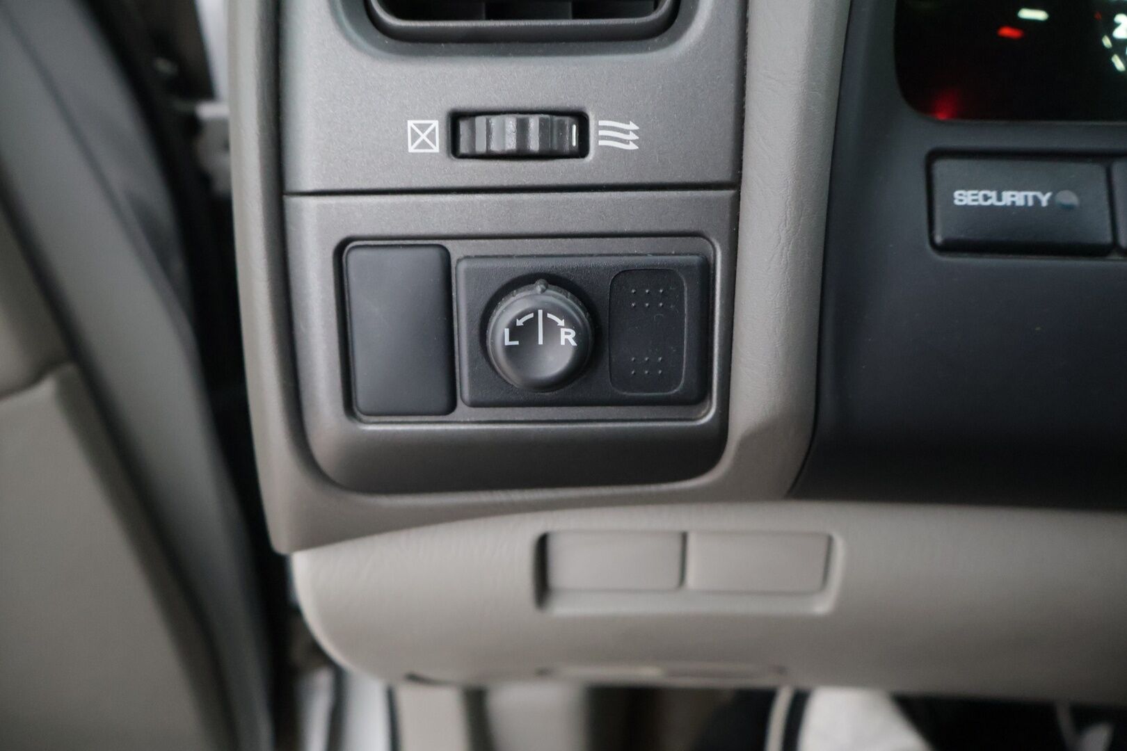 Nissan Maxima 2004 MAXIMA QX SEDAN 3.0 V6 *- YritysOutlet - Myydään vain yrityksille* - – Tämä auto myydään YritysOutlet -valikoimasta vain yritykselle